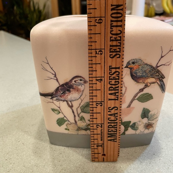 Avanti tissue box cover, LOVE NEST collection, heavy resin - Picture 8 of 9